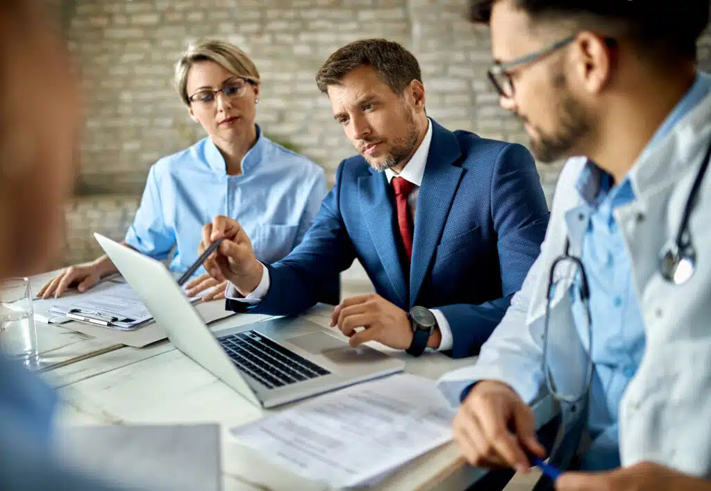 wound center management meeting with physician